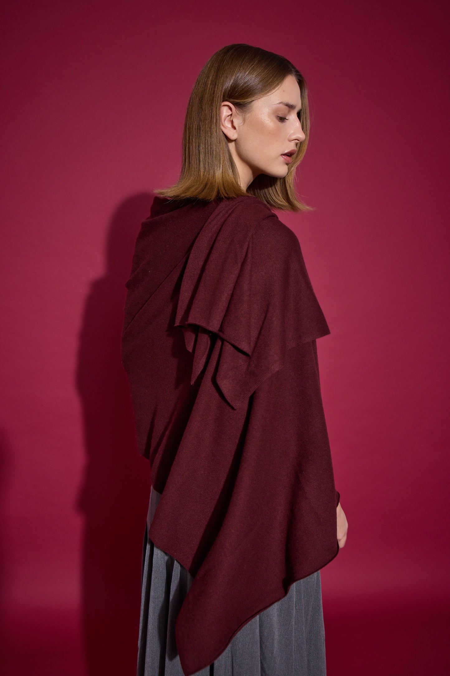 Luna - stor klassisk halsduk i cashmere - Mörk Vinröd Bordeaux