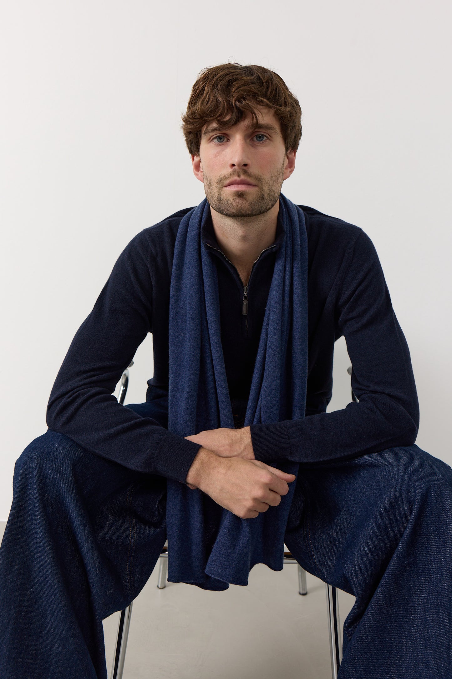 Alfa - klassisk halsduk i cashmere - Indigo blå
