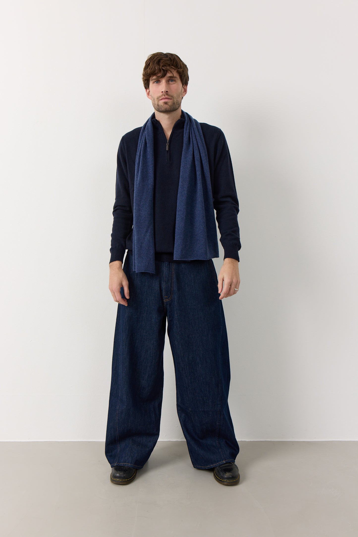 Alfa - klassisk halsduk i cashmere - Indigo blå